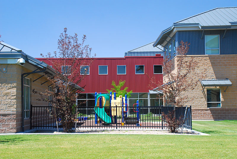 MAJESTIC - Daybreak Elementary School Kinder Area - 4’ High Black